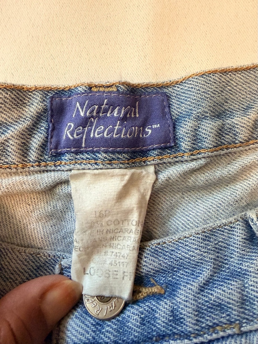 Women’s Light Wash Straight Leg Jeans - Picture 3 of 5